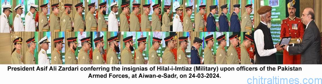 chitraltimes president zardari presenting awards to military officials
