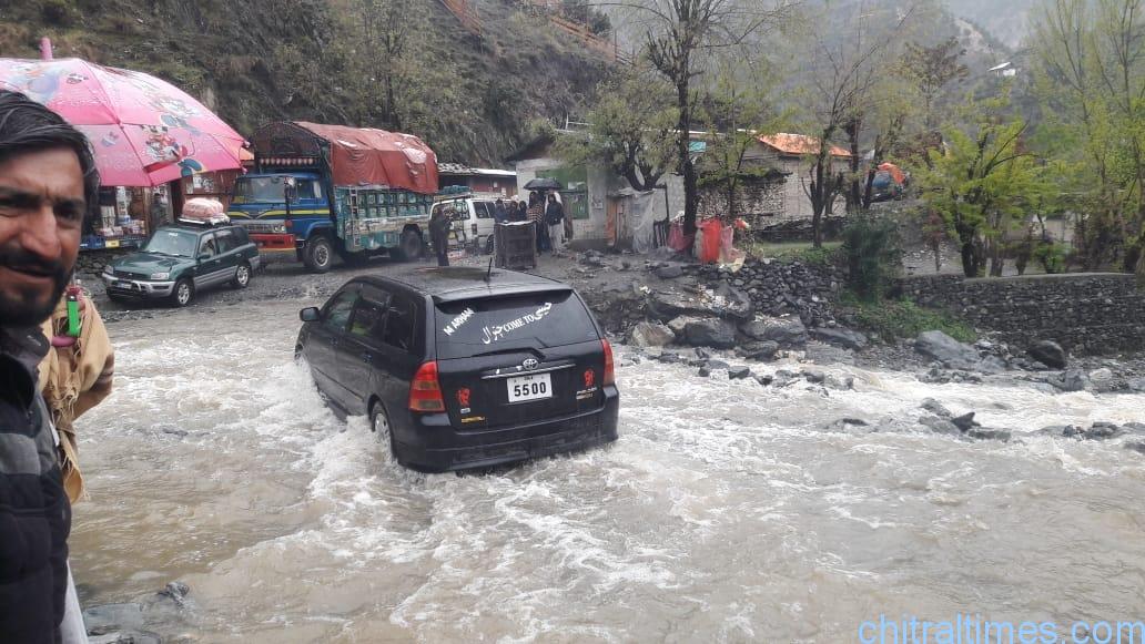 chitraltimes chitral rain and rescue operation road clearence kaldam gol drosh 5