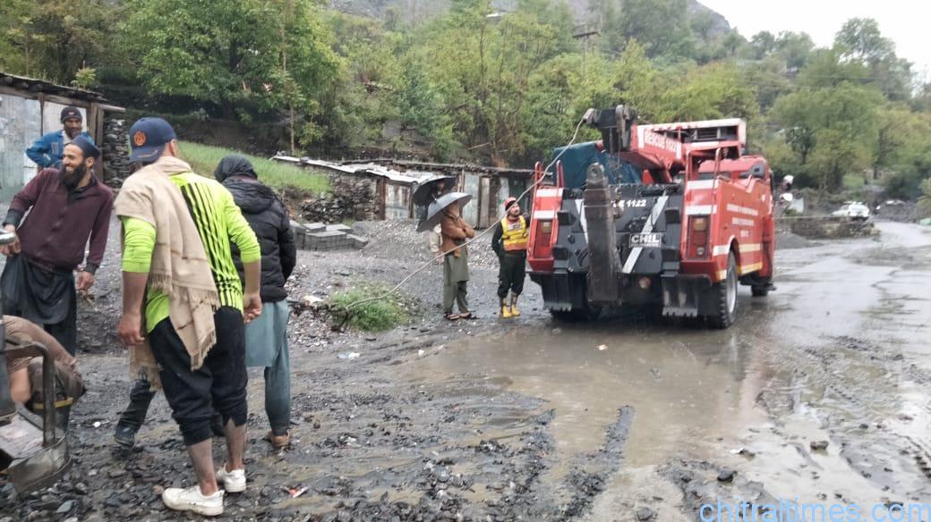chitraltimes chitral rain and rescue operation road clearence kaldam gol drosh 9