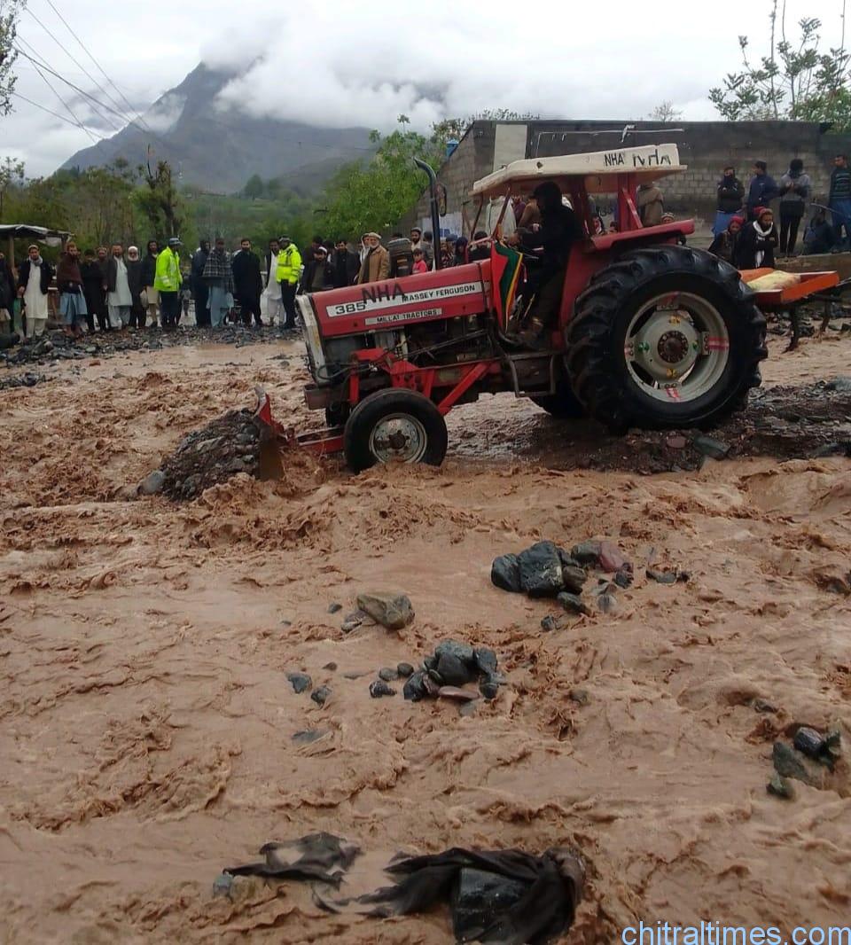 chitraltimes chitral rain distruction road blocked houses damaged 14