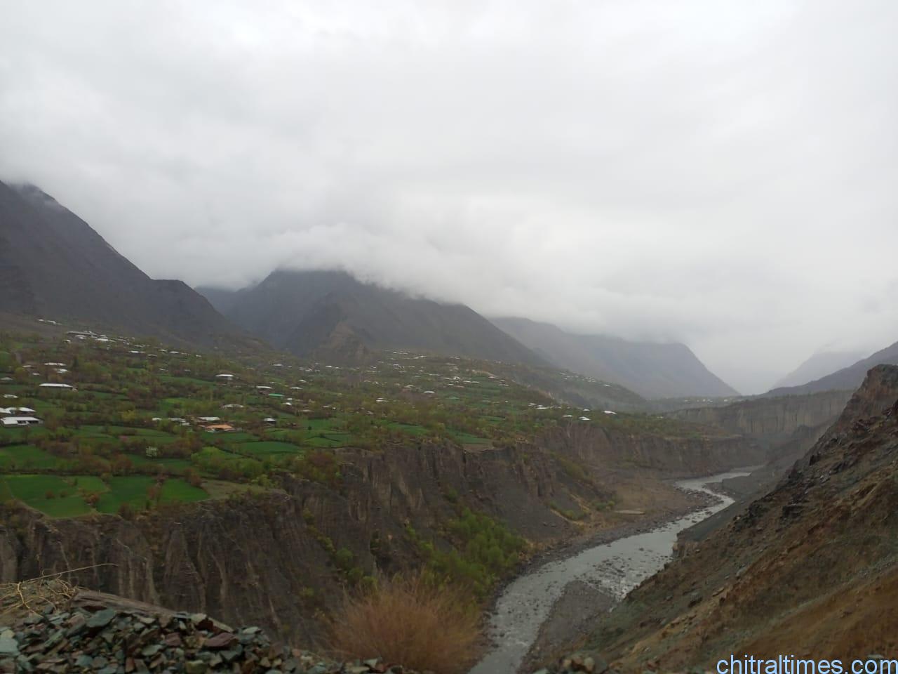 chitraltimes chitral weahter rain chitral booni road 1 1