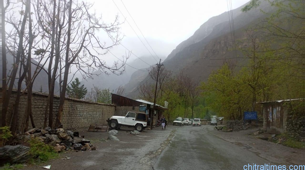 chitraltimes chitral weahter rain chitral booni road 4