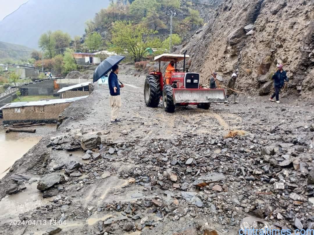 chitraltimes heavy rain in chitral road blocked houses damaged 2