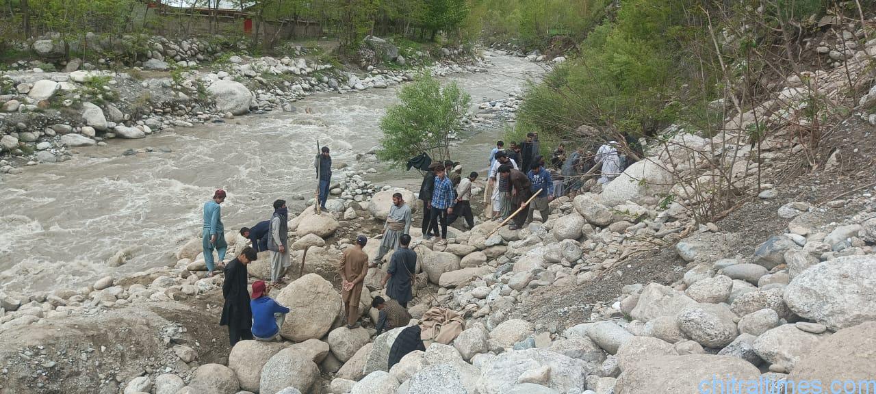 chitraltimes residents of ayun repair water channel on self help basis 7