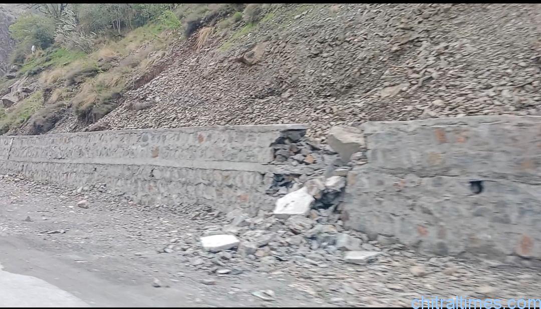 chitraltimes chitral booni mastuj shandur road under construction 10