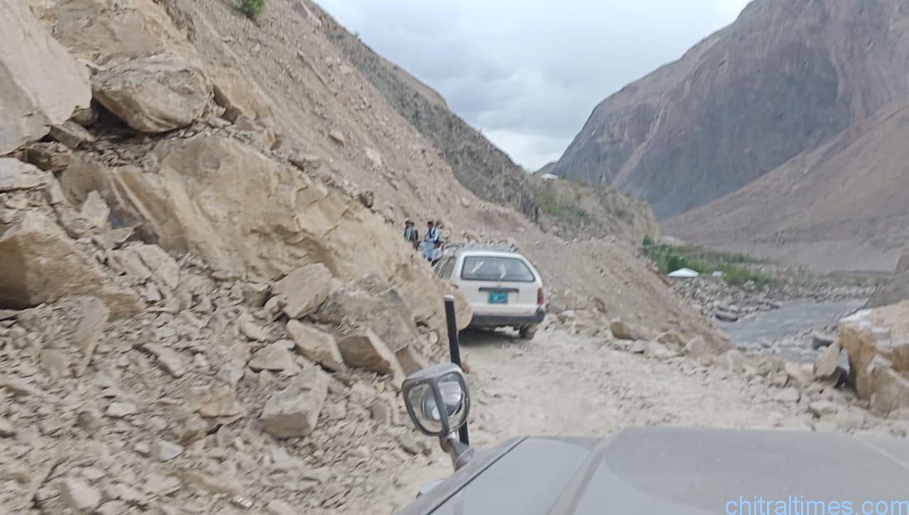 chitraltimes chitral booni mastuj shandur road under construction 25