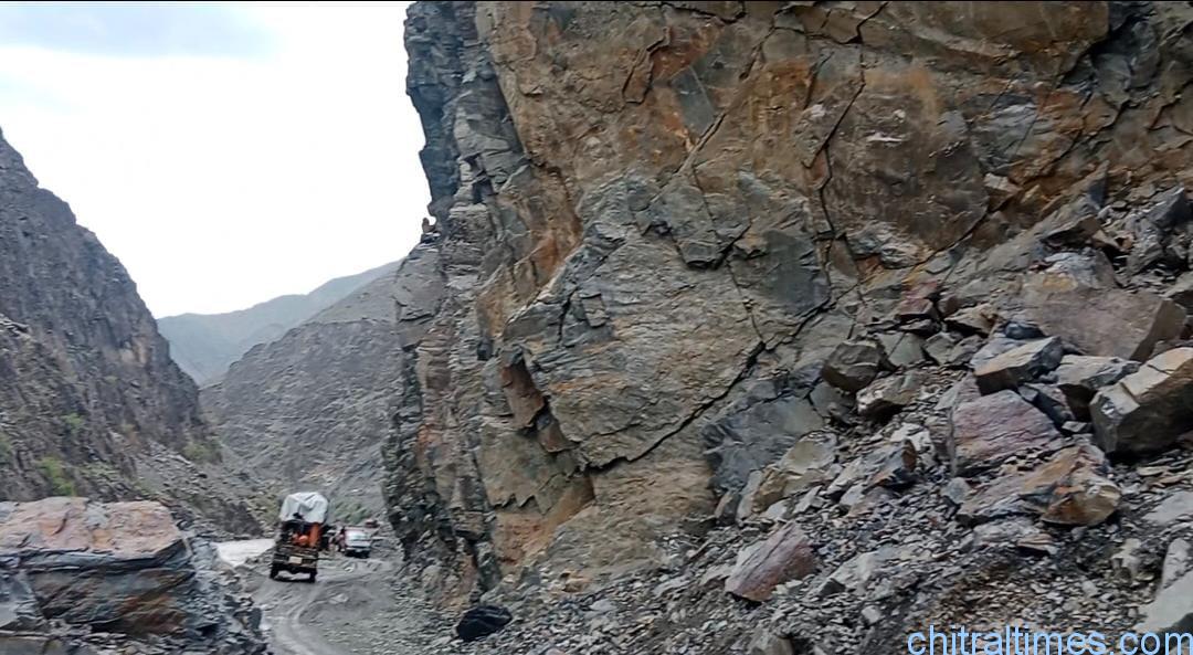 chitraltimes chitral booni mastuj shandur road under construction 4