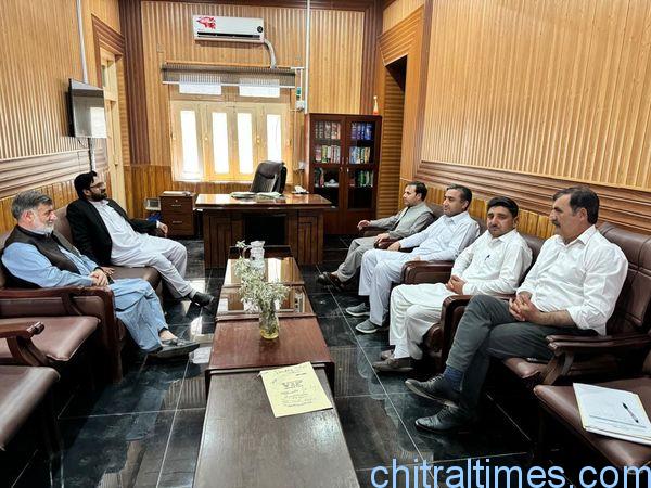 chitraltimes dc upper chitral irfan and district and session judge asadullah meeting