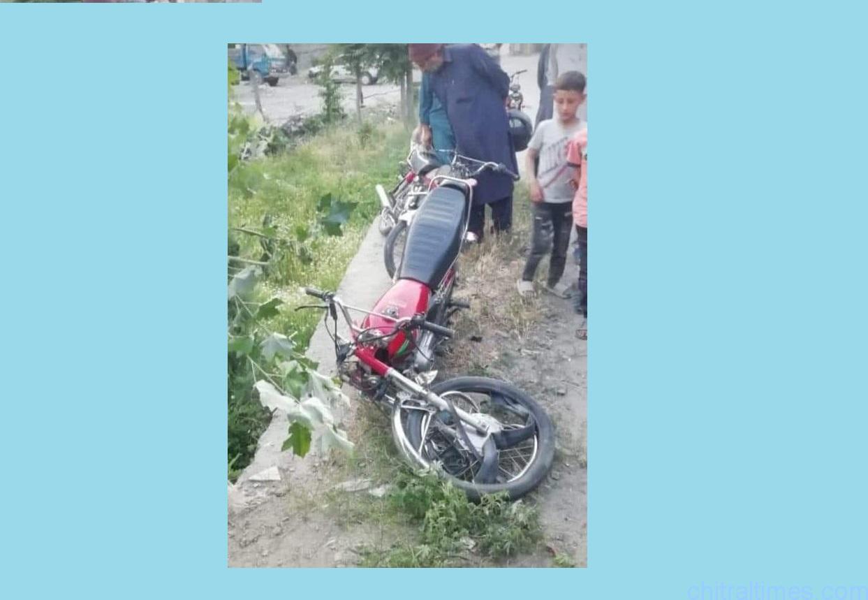 chitraltimes bike accident jutilasht chitral lower