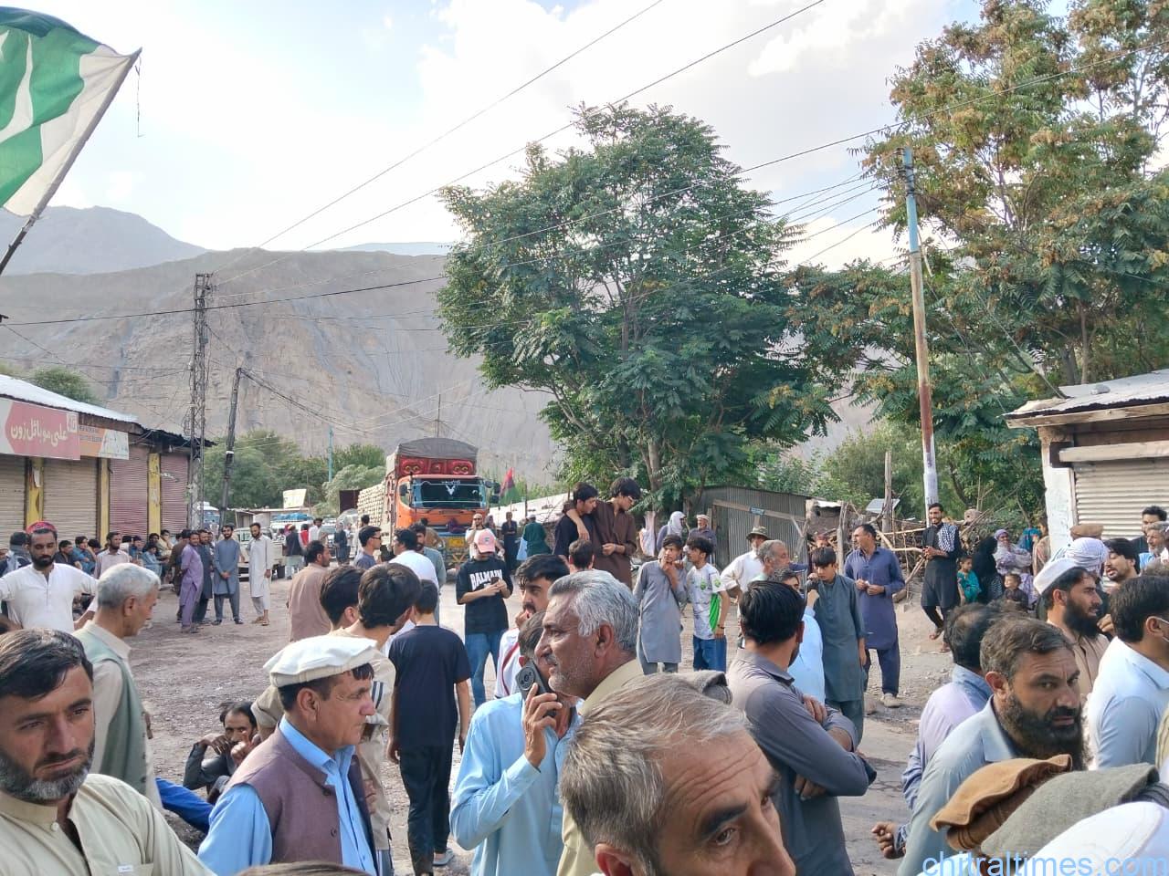 chitraltimes Reshun protest for electricity bill 1