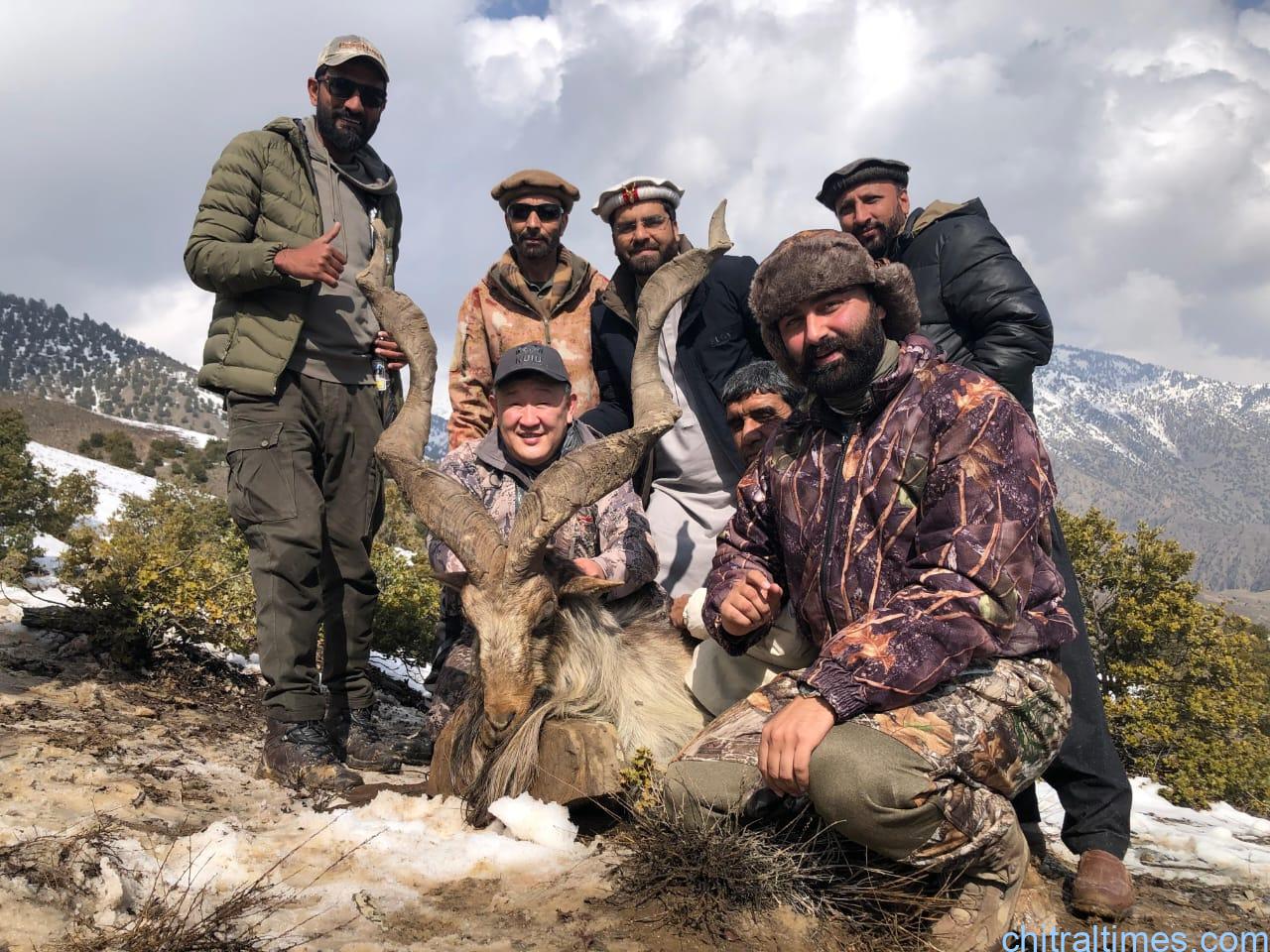 chitraltimes a russian trophy hunter Alexey kim hunt a biq markhor in chitral CGNP buffer zone 7