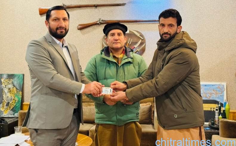 لوئیر چترال میں زیرِ التواء ڈرائیونگ لائسنس کی تقسیم کا آغاز،  تقریباً 600 زیرِ التواء ایل ٹی وی اور ایچ ٹی وی کمپیوٹرائزڈ ڈرائیونگ لائسنس کی پرنٹنگ مکمل کر لی گئی