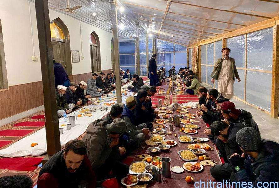 chitraltimes aftar dinner for police jawans 3