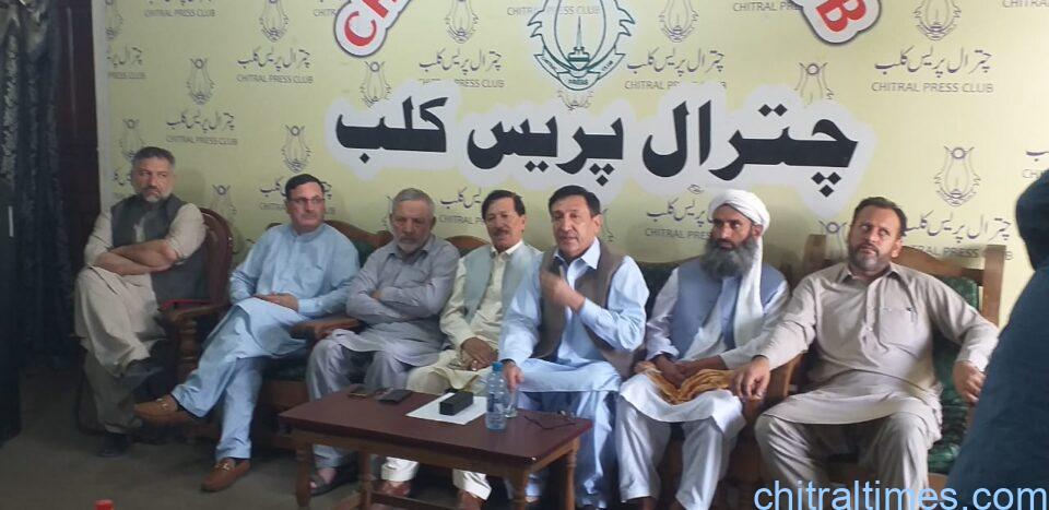 chitraltimes all parties press confrence chitral for roads 3
