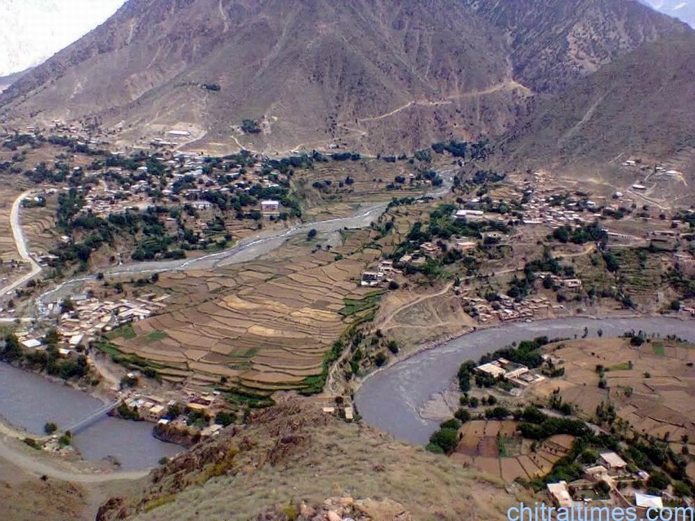 chitraltimes arandu border area students fancing 2
