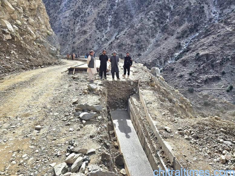 chitraltimes arandu road construction continue 2