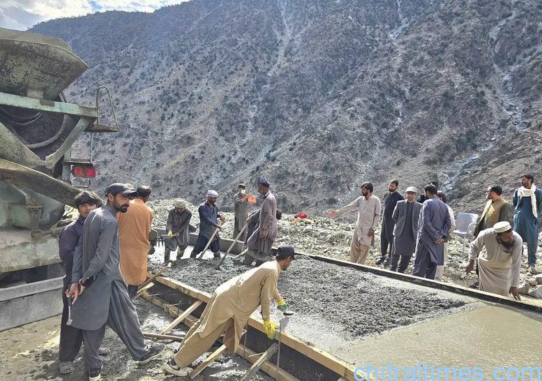 chitraltimes arandu road construction continue 3