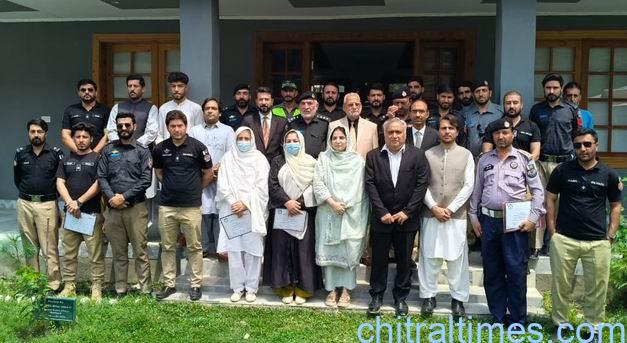 چترال کے پولیس افسران اور سول سوسائٹی نمائندگان کیلئے جو بینائل جسٹس سسٹم ایکٹ اور خیبر پختو نخوا پروبیشن اینڈ پیرول ایکٹ کے موضوع پر دو روزہ تربیتی ورکشاپ کا انعقاد