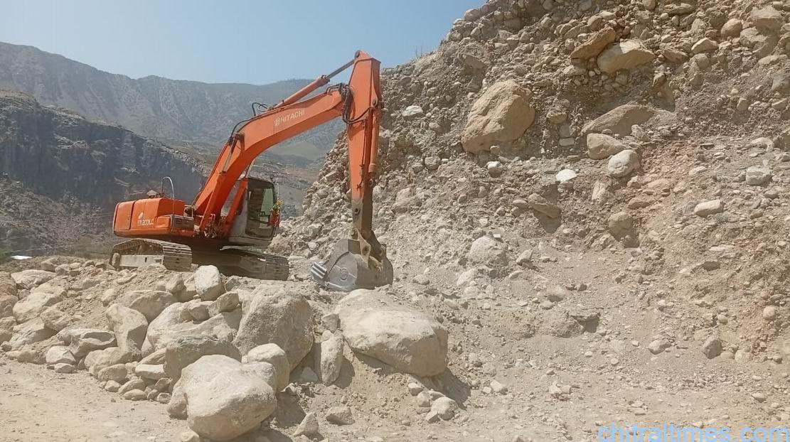 یونین کونسل آیون کے عوامی حلقوں کا آیون کالاش ویلیز روڈ کی تعمیر میں مسلسل سست روی پر  برہمی کا اظہار، منصوبے پر جلد دوبارہ کام شروع کرنے کا مطالبہ  