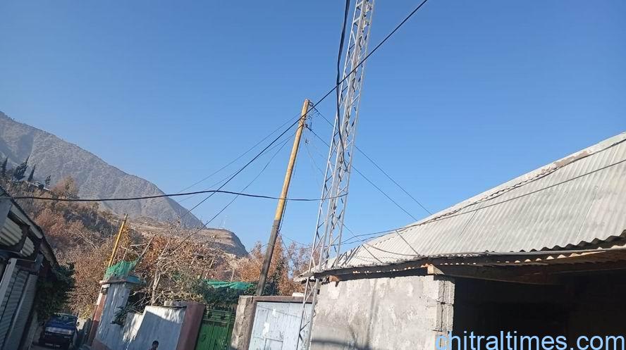chitraltimes ayun people protest against pesco pole instalation 3