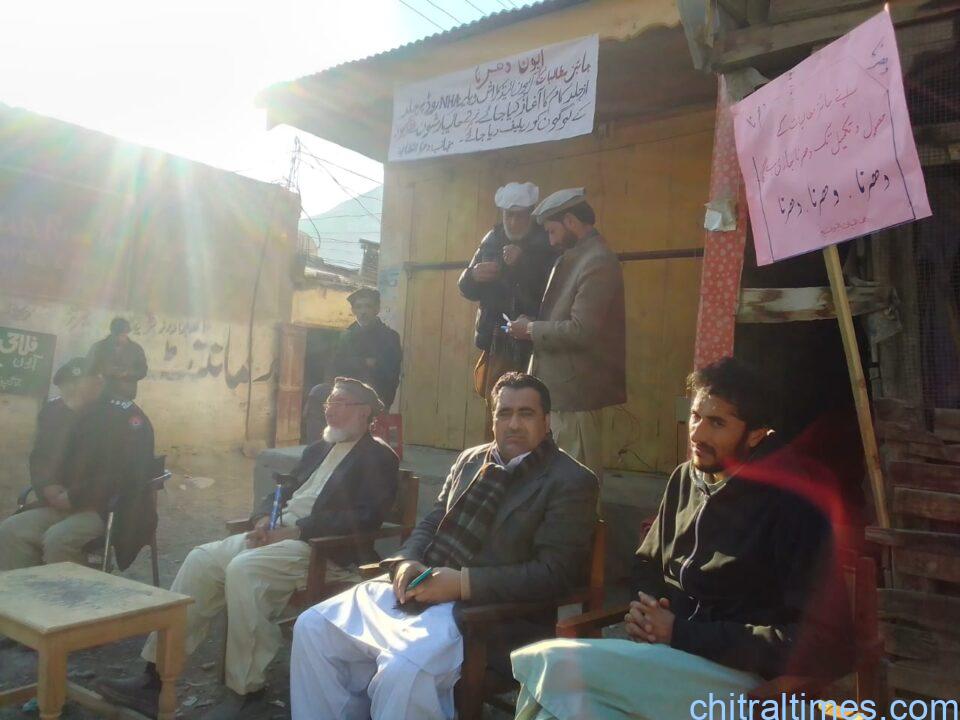 chitraltimes ayun valley protest against stopage on valley road 3