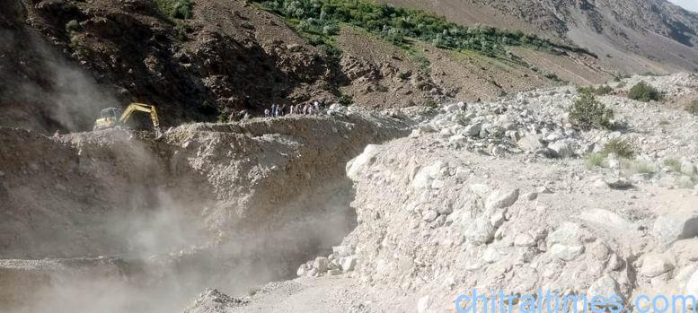 chitraltimes bang nala flood and sholkoch road closed 1