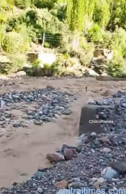 chitraltimes bang nala flood and sholkoch road closed 2