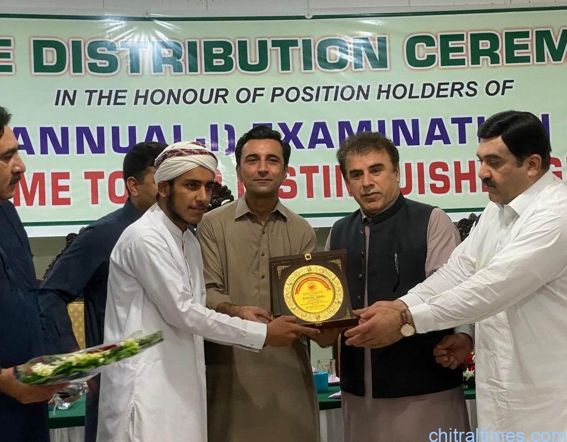 Chitral Times - The voice of Chitral | پشاور بورڈ کے میٹرک نتائج کا اعلان، 91 ہزار 589 طلباء و طالبات کی شرکت، جن میں سے 14 ہزار ، فاطمہ جگنو نے 1180 نمبرز کے ساتھ پہلی پوزیشن حاصل کی530 طلباء فیل جبکہ 76 ہزار 484 کامیاب قرار پائے chitraltimes bise Peshawar ssc result 2025 position holders edu minister chief guest 4