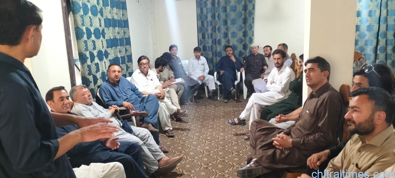 chitraltimes booni meeting on water supply 2
