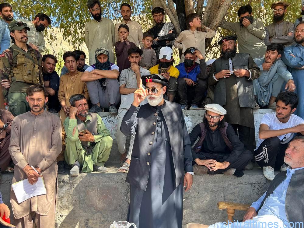 chitraltimes booni torkhow road protest rayen junali 4