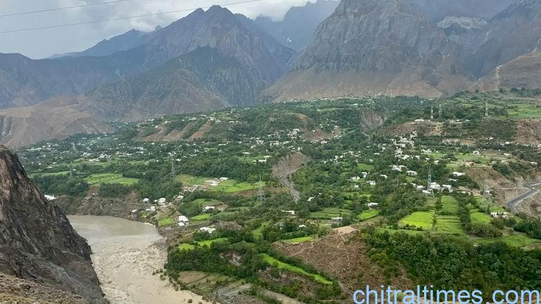 چترال بروز نالہ میں دوبارہ سیلاب، چترال پشاور روڈ بند، متعدد دکانوں اور املاک کو نقصان