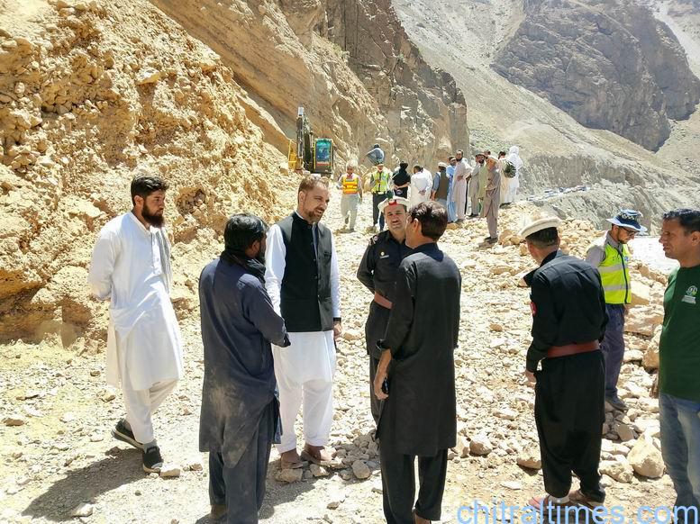 chitraltimes chitral booni mastuj road re open in kuragh after flood hit 2