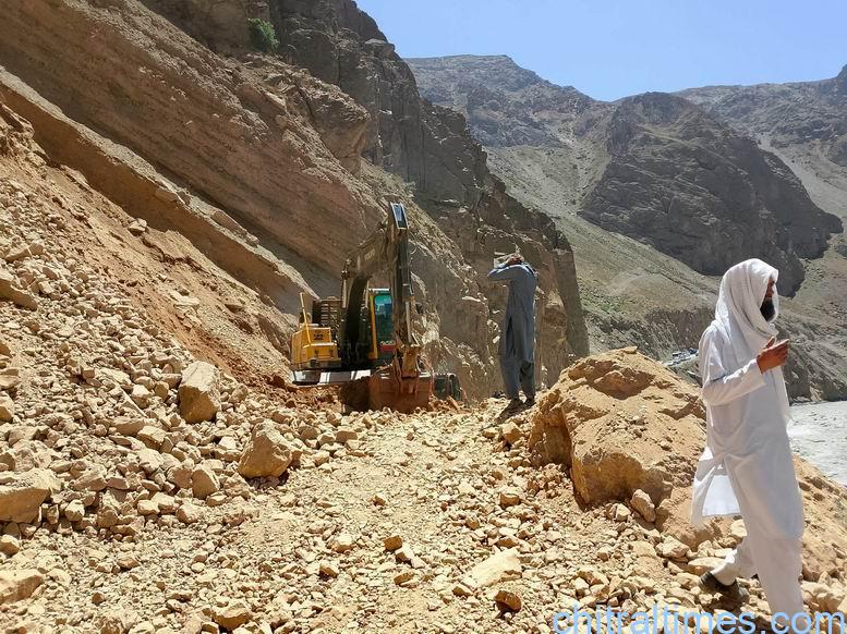 chitraltimes chitral booni mastuj road re open in kuragh after flood hit 3