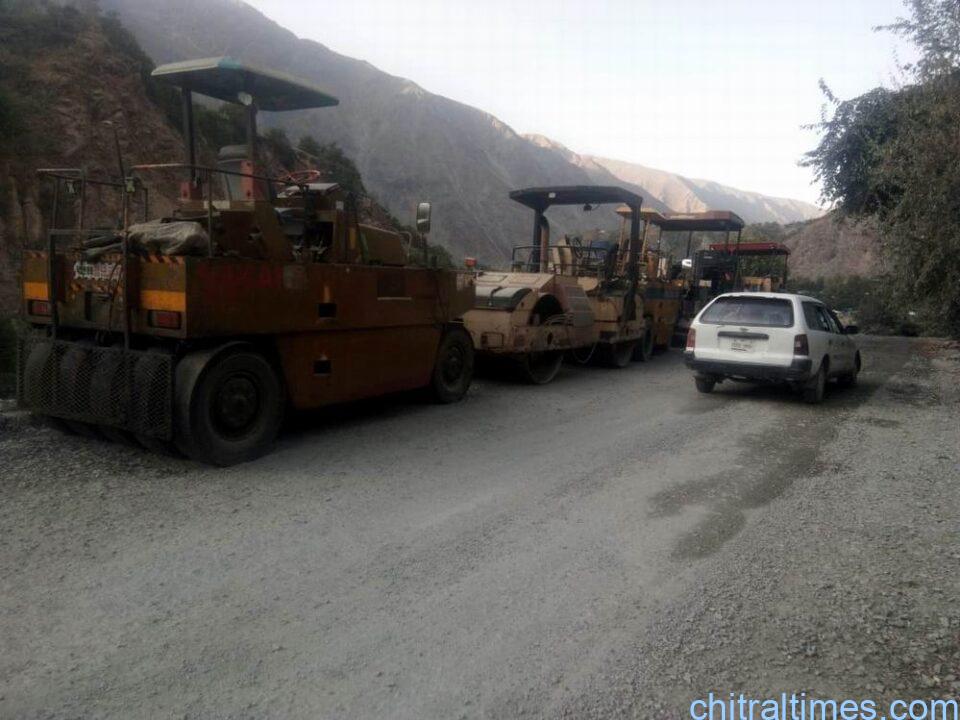 chitraltimes chitral booni mastuj shandur road work stop 6