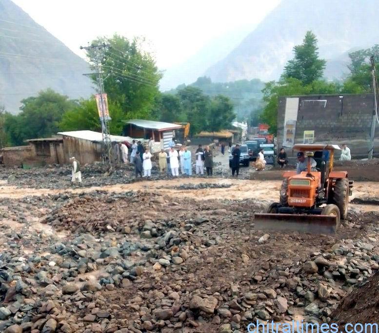 chitraltimes chitral peshawar road closure due rain and flood drosh 1