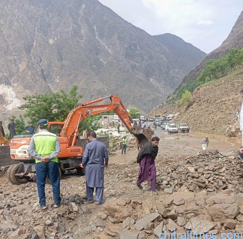 chitraltimes chitral peshawar road closure due rain and flood drosh 6
