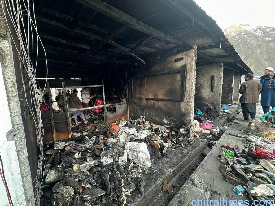 chitraltimes chitral shahi masjid road atashzadgi 6 shops damaged 4