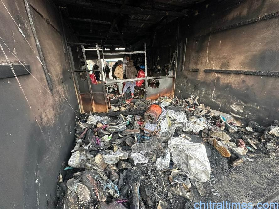 chitraltimes chitral shahi masjid road atashzadgi 6 shops damaged 5