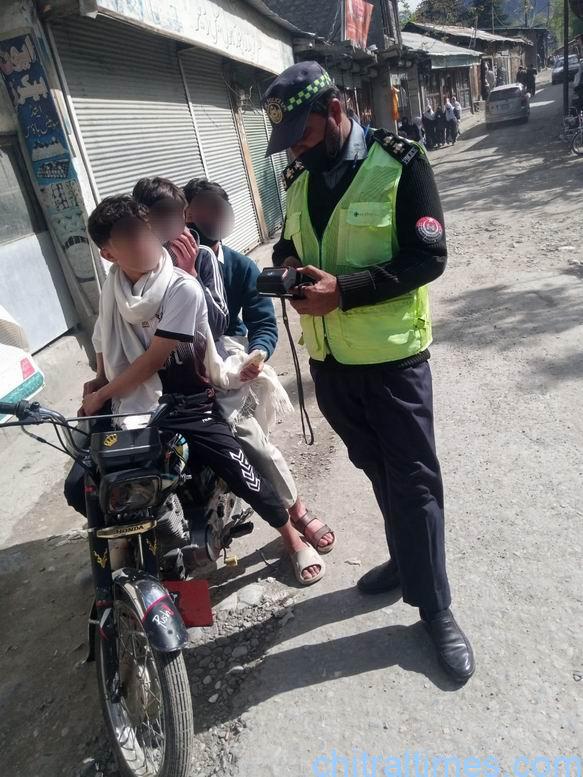 chitraltimes chitral trafic police campaign against under age motorcyclist 3