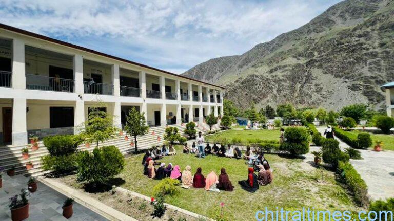 chitraltimes chitral university students meeting on uni road 2