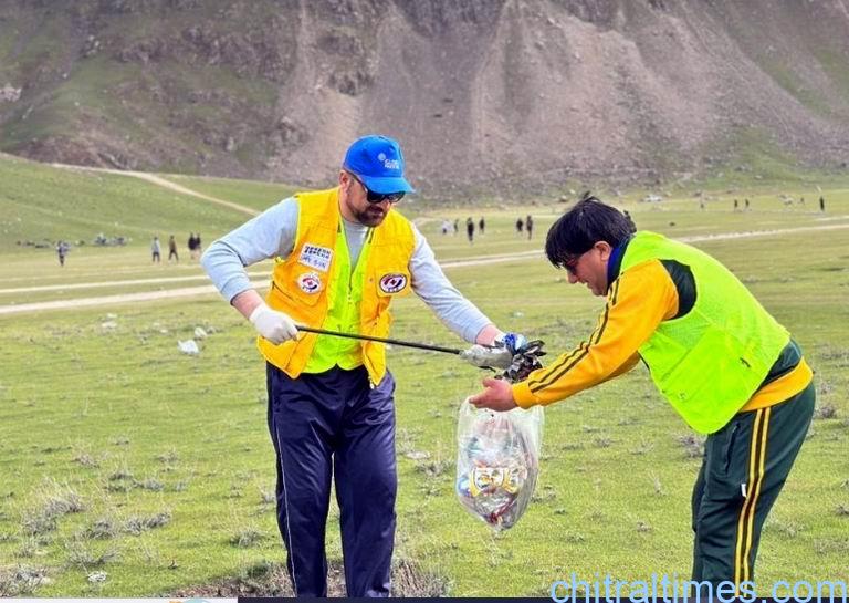 chitraltimes cleanliness campaign in kaghlasht upper chitral dc upper
