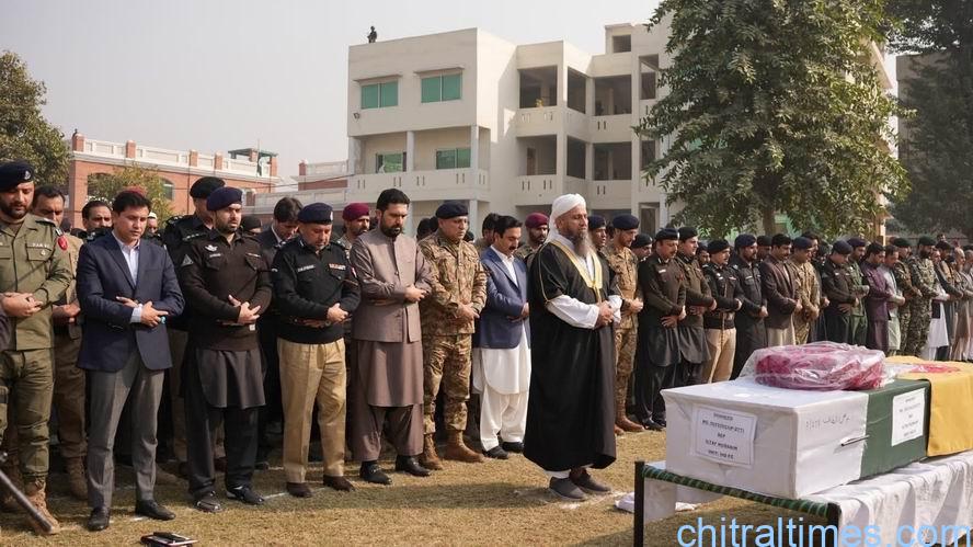 پشاور میں فیڈرل کانسٹیبلری ہیڈکوارٹر پر دہشت گردوں کا حملہ، وزیراعلیٰ کی شدید الفاظ میں مذمت، آئی جی پی سے واقعے کی فوری رپورٹ طلب 