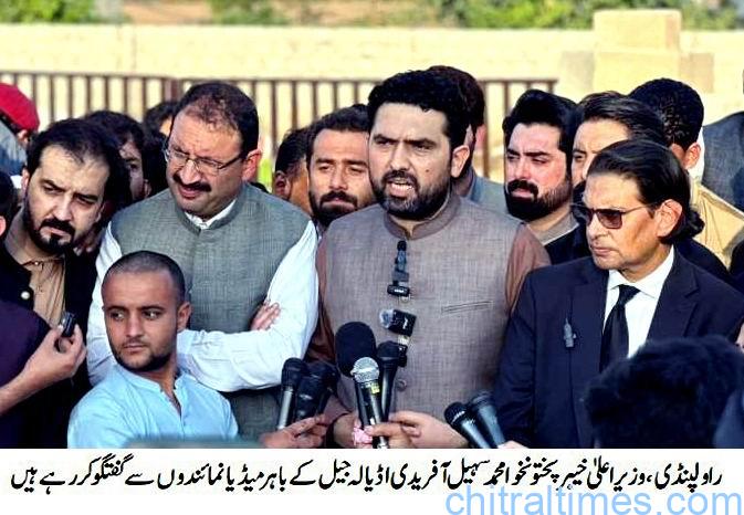 ہائی کورٹ کی احکامات کے باوجود وزیراعلیٰ سہیل آفریدی کو عمران خان سے ملنے نہیں دیا گیا، آڈیالہ جیل کے باہر دھرنا  