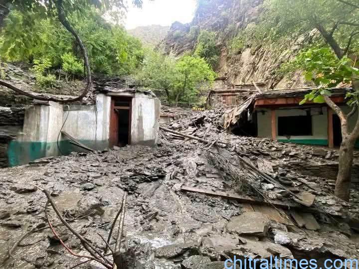 بمبوریت میں سیلاب سے متاثرہ سڑک بحال، ژالہ باری اور سیلاب سے ایک گھر مکمل تباہ