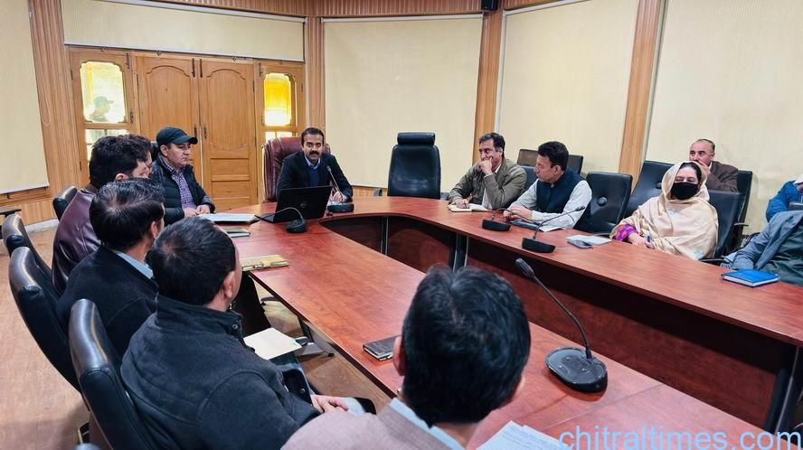 ڈپٹی کمشنر لوئر چترال کی زیر صدارت سروس ڈیلیوری اور گڈ گورننس فریم ورک پر ضلعی کارکردگی کا جائزہ اجلاس