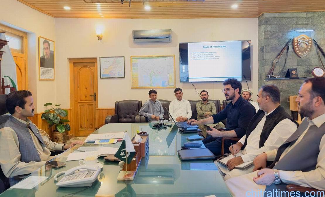 Chitral Times - The voice of Chitral | ڈپٹی کمشنر لوئیر چترال کے زیر صدارت نئی نسل کی کردار سازی کے سلسلے میں ’’کردار و اقدار کی آبیاری‘‘ کے موضوع پر اہم مشاورتی اجلاس chitraltimes dc lower chitral raw hashim azeem chairing education reform meeting 3