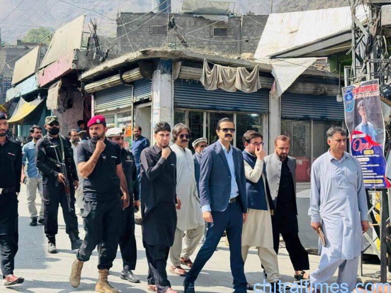 chitraltimes dc lower raw hashim azeem visit chitral bazar for food street 5