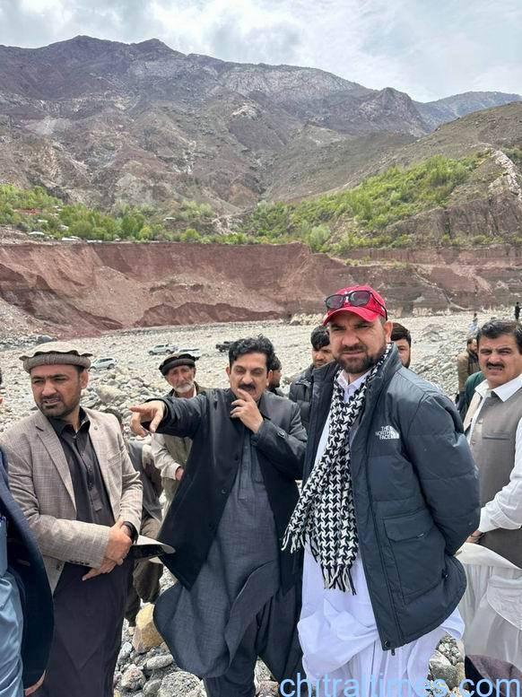chitraltimes dc upper chitral along with irrigation dept officals visit reshun 1