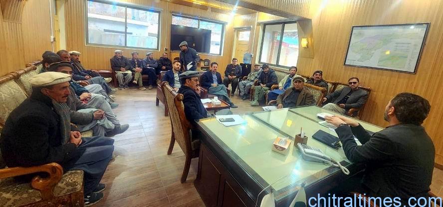 chitraltimes dc upper chitral chairing power yarkhoon mhp meeting 4