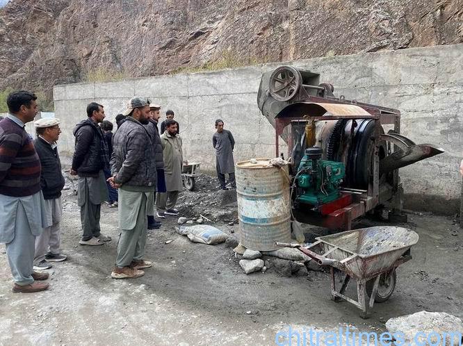 chitraltimes dc upper chitral muhammad ali visit reshun 2